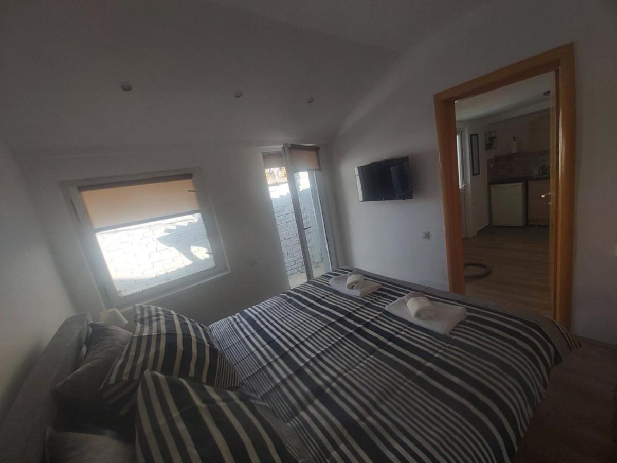 Apartman N&A Novi Sad Buitenkant foto
