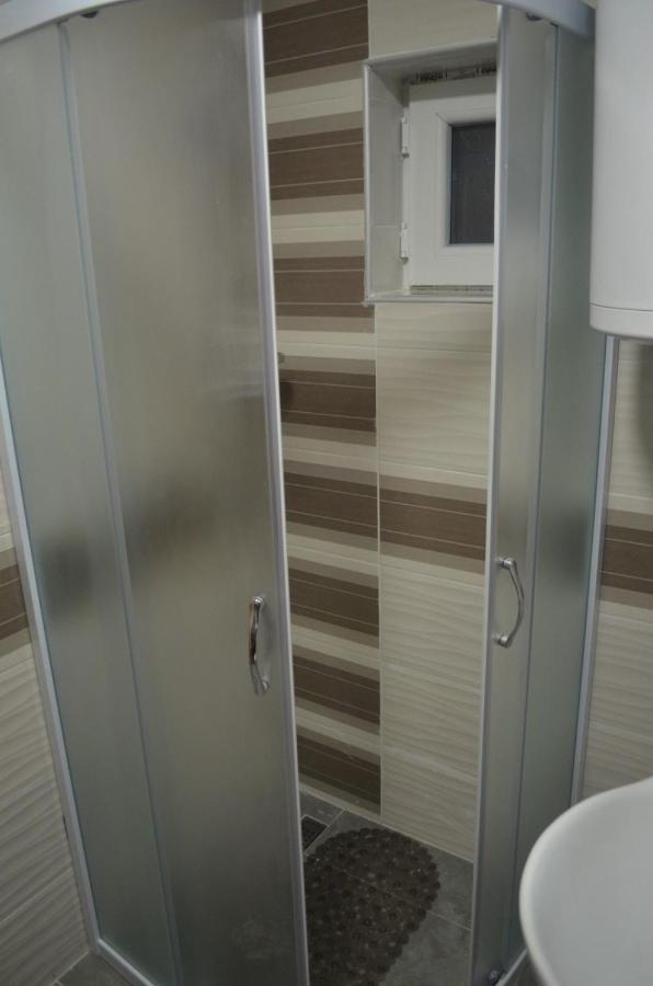 Apartman N&A Novi Sad Buitenkant foto