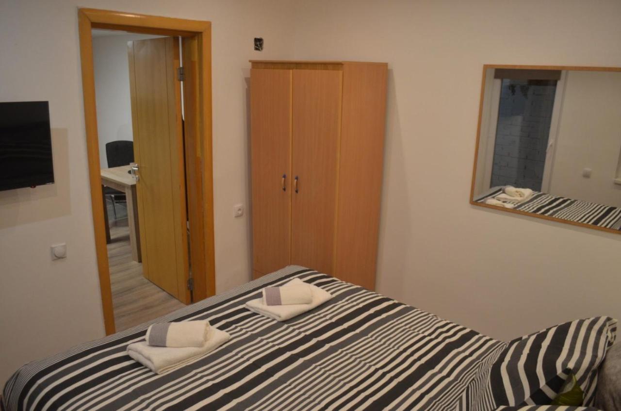 Apartman N&A Novi Sad Buitenkant foto