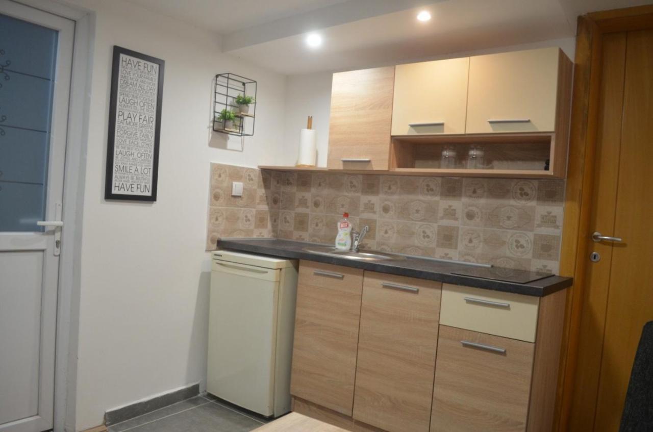 Apartman N&A Novi Sad Buitenkant foto